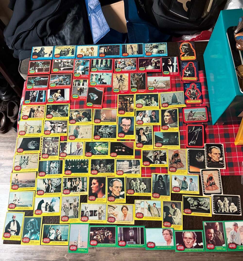 Vintage 1977 Topps Star Wars Trading Card Collection - Large 80+ Lot